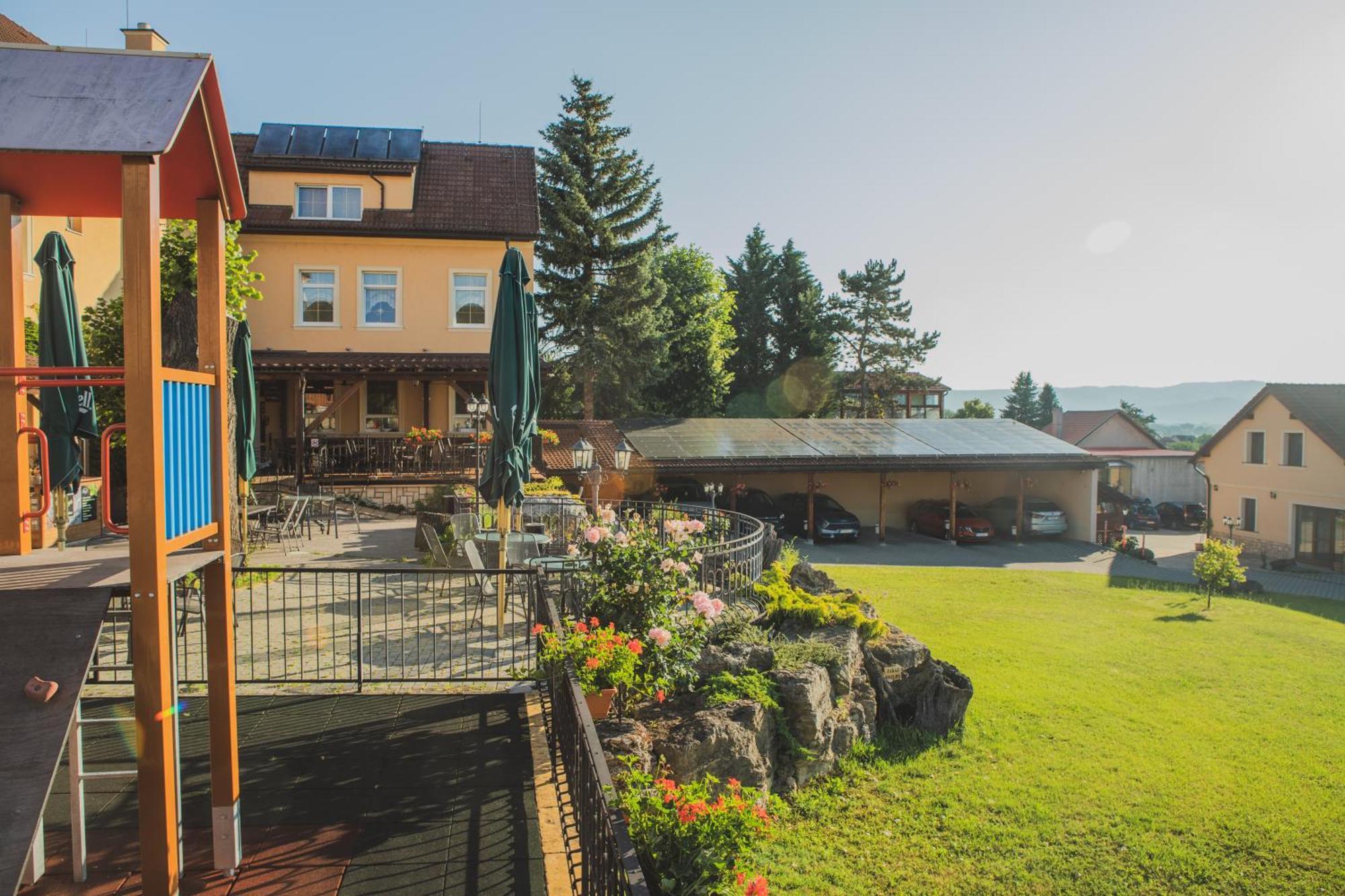 Hotel Lipa Bojnice Exterior photo
